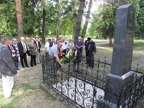 Ob grobu Antuna Mihanovića