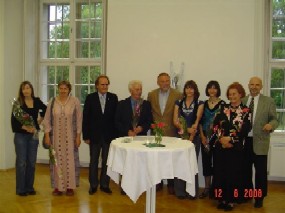 Od leve: Daniela Kocmut, Saša Bezjak, Curt Schnecker, Gottfried Thum, dr. Joachim Gruber, Eva Vasari, Katja Pal, Ivanka Gruber in Marjan Pungartnik
